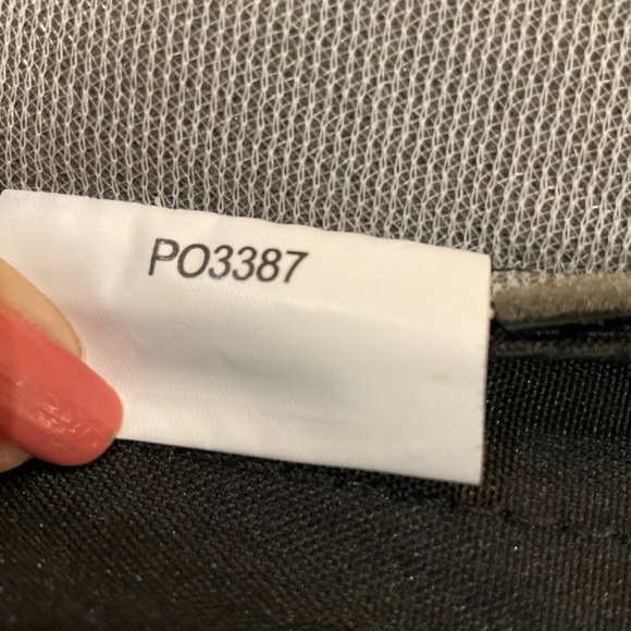 Range Rover Land Rover 2018-2022 Black/Ebony Waterproof Rear Seat Cover Like New - Picture 16 of 16